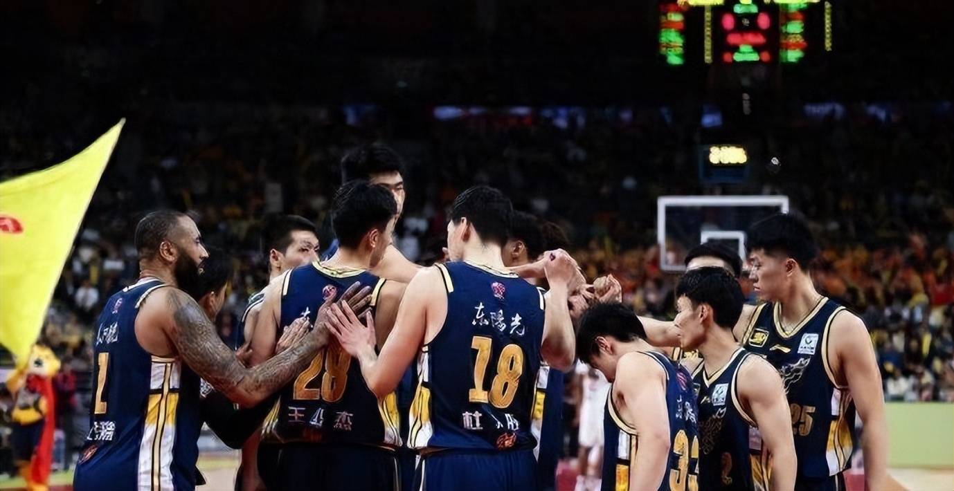 包含辽宁媒体人“过大年”，广东宏远正式回应，新赛季或大变的词条