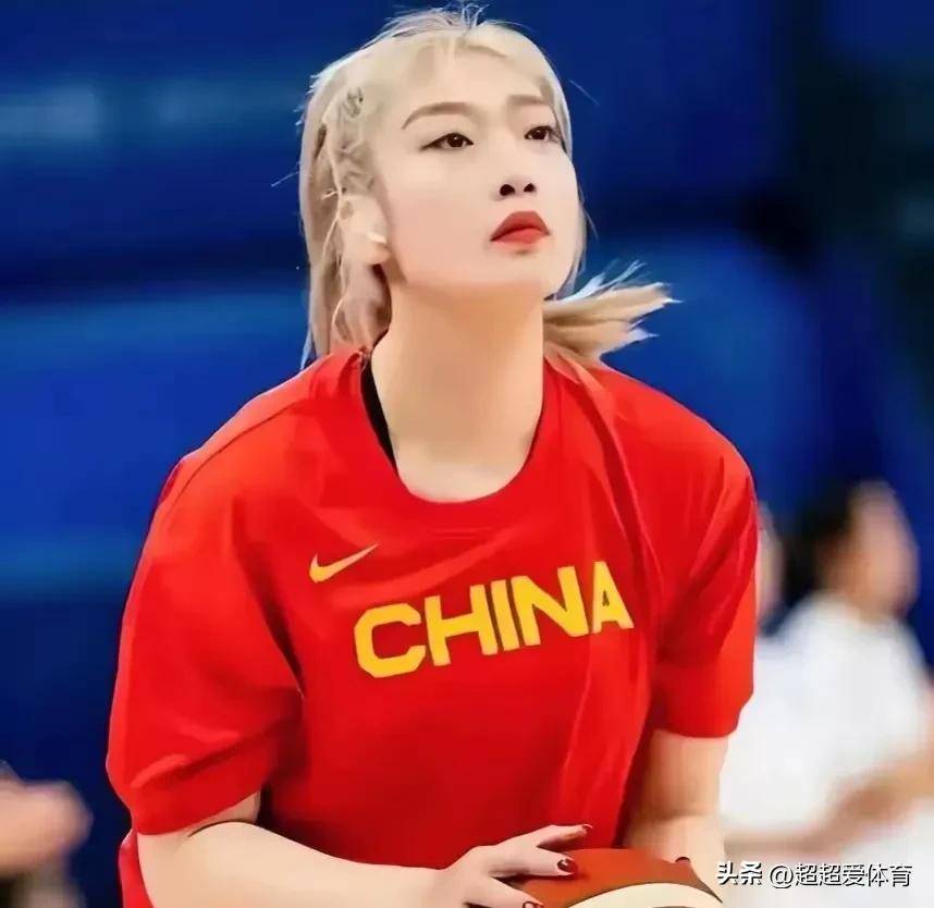 李梦22年女篮世预赛个人集锦，对阵马里砍下15分6助攻的简单介绍